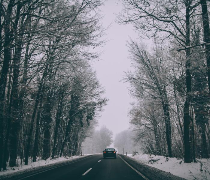 снег на трассе 