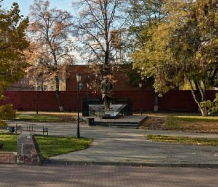 Памятник Платонову