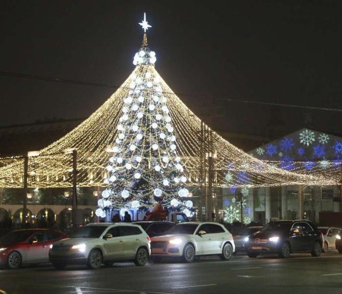 Новогодняя площадь Ленина Елка