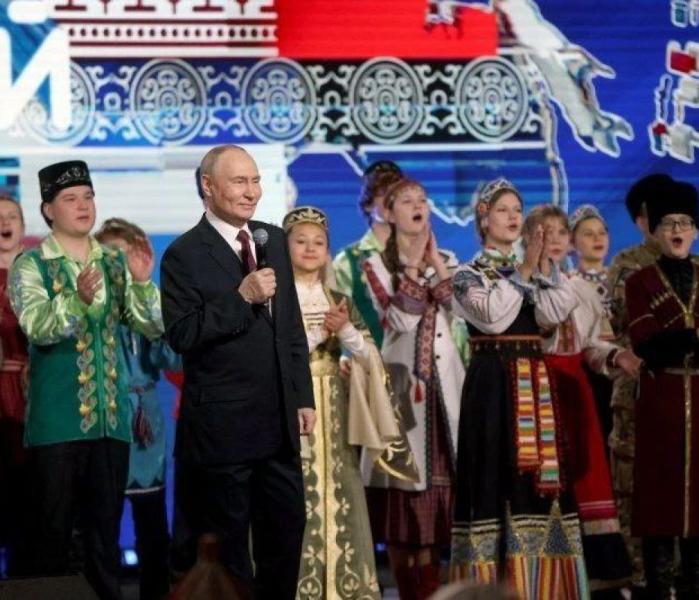 Путин и Ансамбль Завалинка
