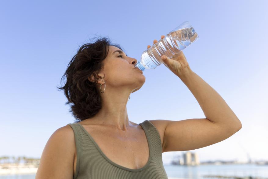 пить воду.jpg пить воду